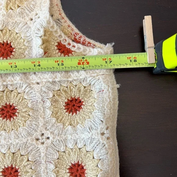 Rebellion Again Sunflower Crochet Top Cream Cropped Floral Womens Size L - Picture 9 of 16